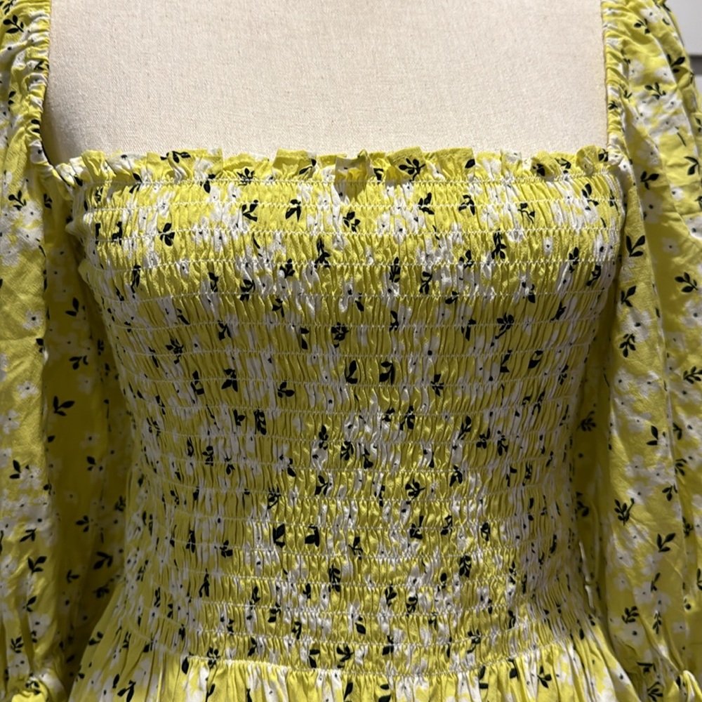 For Love & Lemons Pre Loved rushed Dress in a Rayon/ Viscose Blend. - Picture 4 of 10